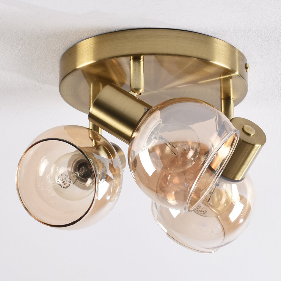Takspotlight Peri med tre lampor - amberfärgat glas och gyllene mässing
