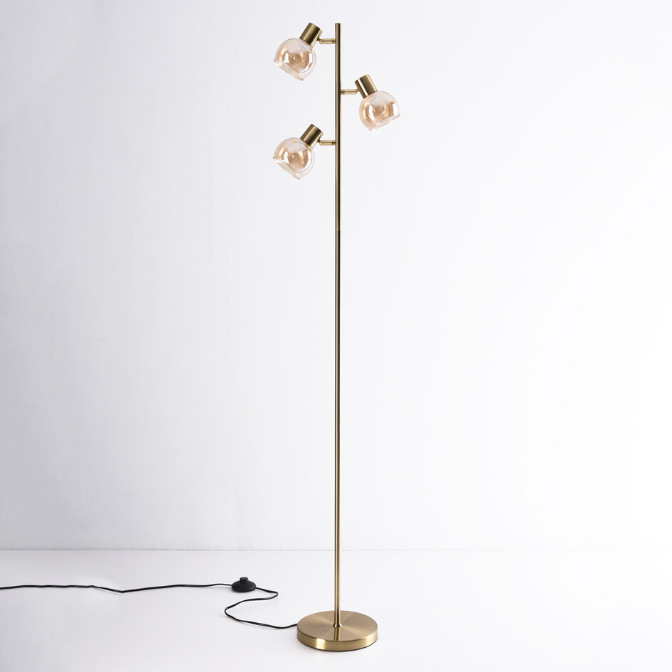 Golvlampa Pieta med tre lampor och amberfärgat glas - vridbar