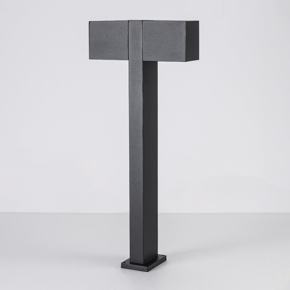 Stående utomhuslampa Simone med två lampor och kvadratiska huvuden - svart