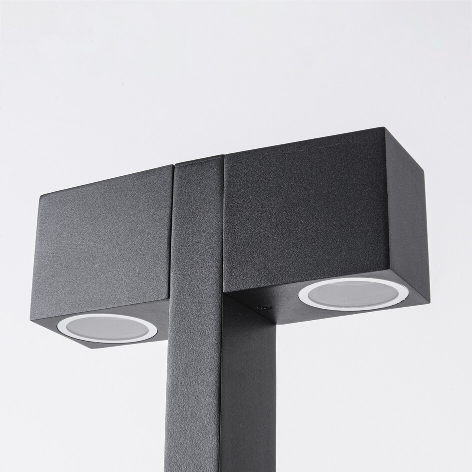 Stående utomhuslampa Simone med två lampor och kvadratiska huvuden - svart