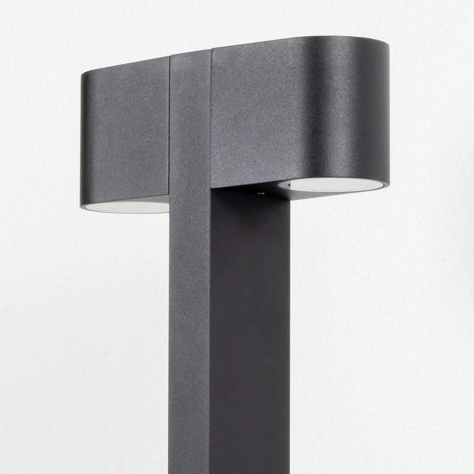 Stående utomhuslampa Simone med två lampor och runda huvuden - svart