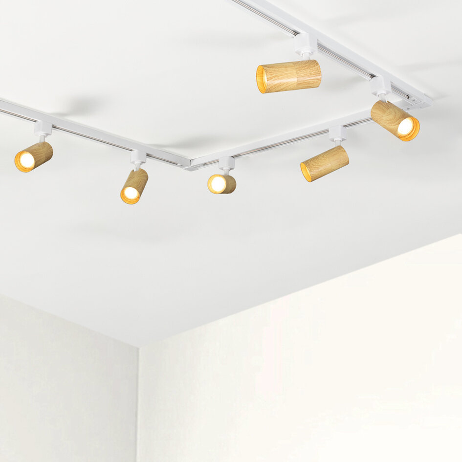Set med 1-fas skensystem på 3 meter och Loek-spotlights med ekträutseende