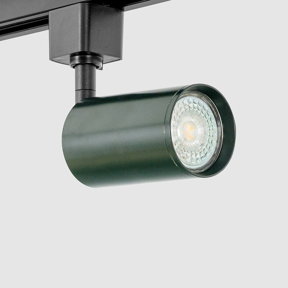 Set med 1-fas skensystem på 1,5 meter och Romain-spotlights, tallgrön