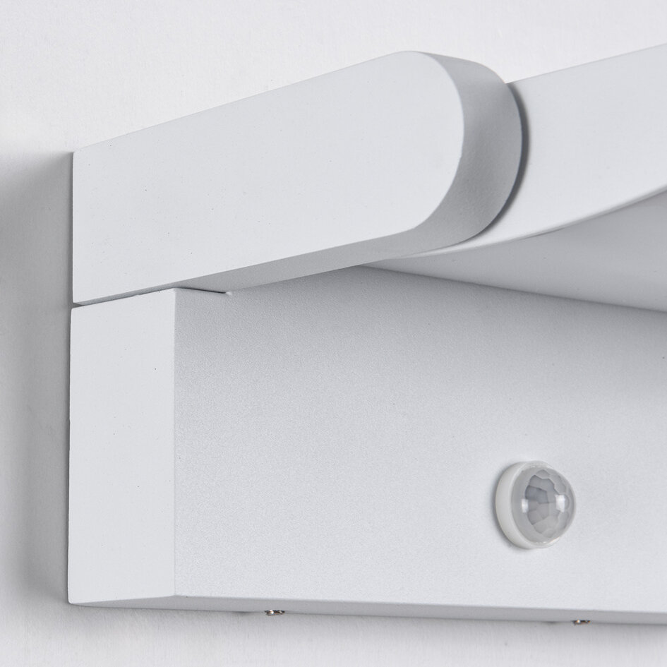 Justerbar utomhusvägglampa Berlin med sensor - vit med integrerad LED