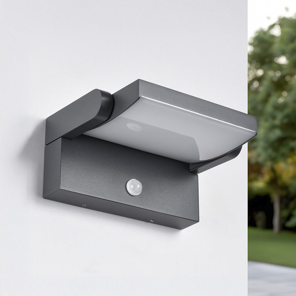Justerbar utomhusvägglampa Berlin med sensor - antracit med integrerad LED