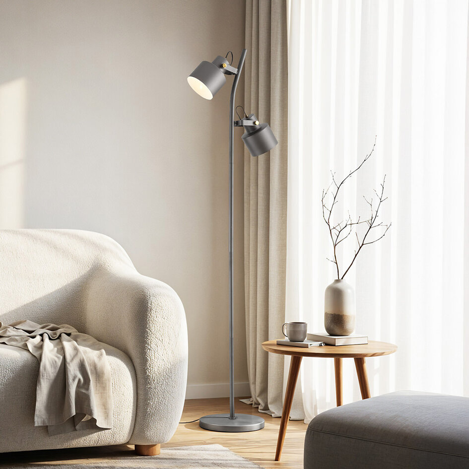 Golvlampa William med två lampor i grått med vinkelbara spotlights