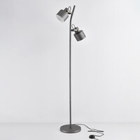 Golvlampa William med två lampor i grått med vinkelbara spotlights