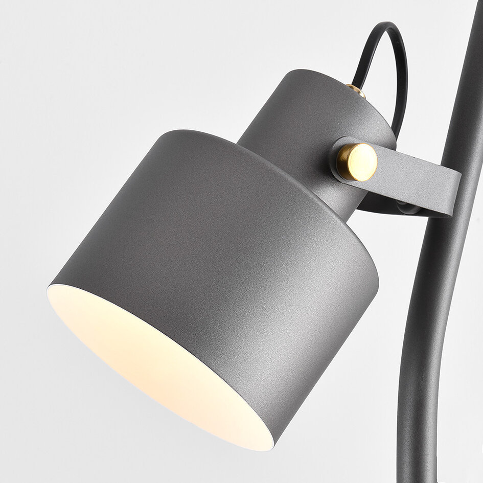 Golvlampa William med två lampor i grått med vinkelbara spotlights