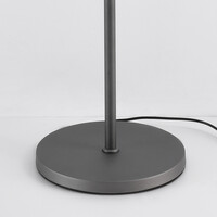 Golvlampa William med två lampor i grått med vinkelbara spotlights