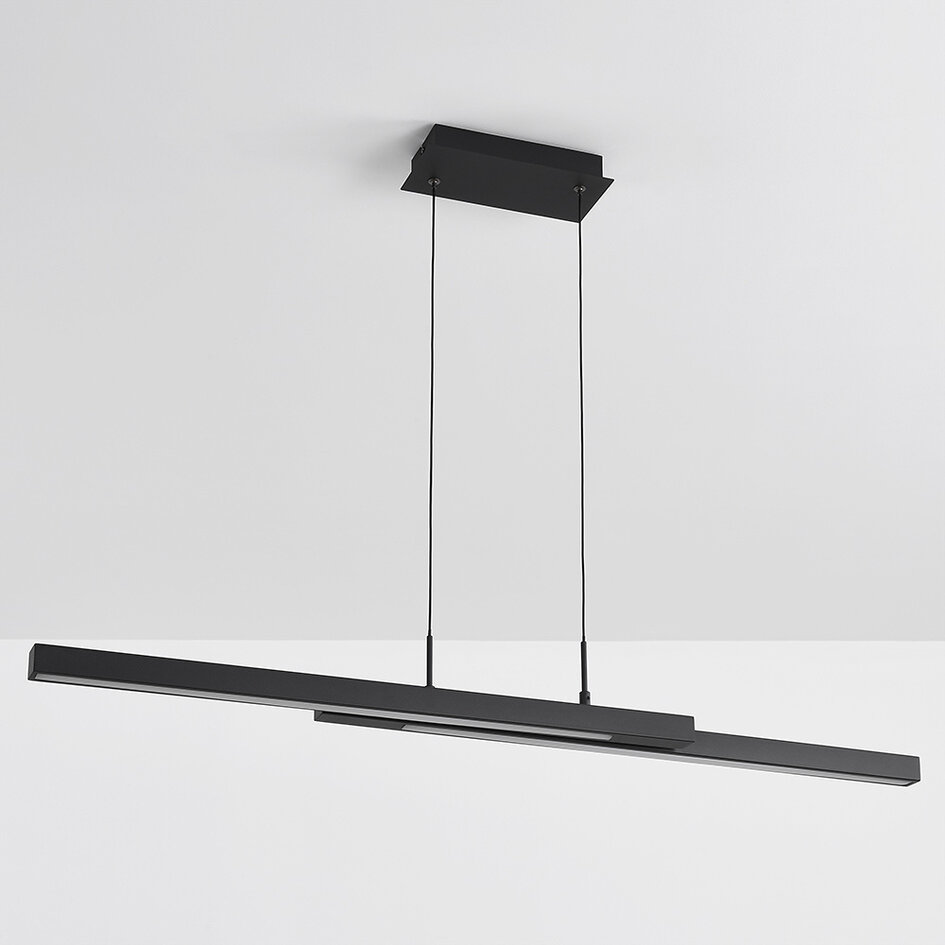 Design taklampa Leia svart med 3-stegs dim