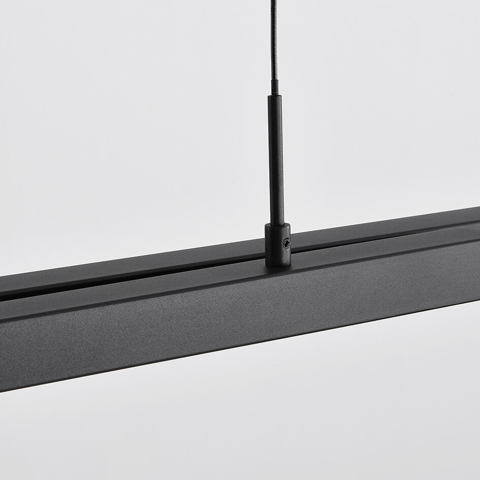 Design taklampa Leia svart med 3-stegs dim