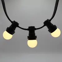 Ljusslinga med 2 watt dimbara LED-lampor med mjölkvit kåpa
