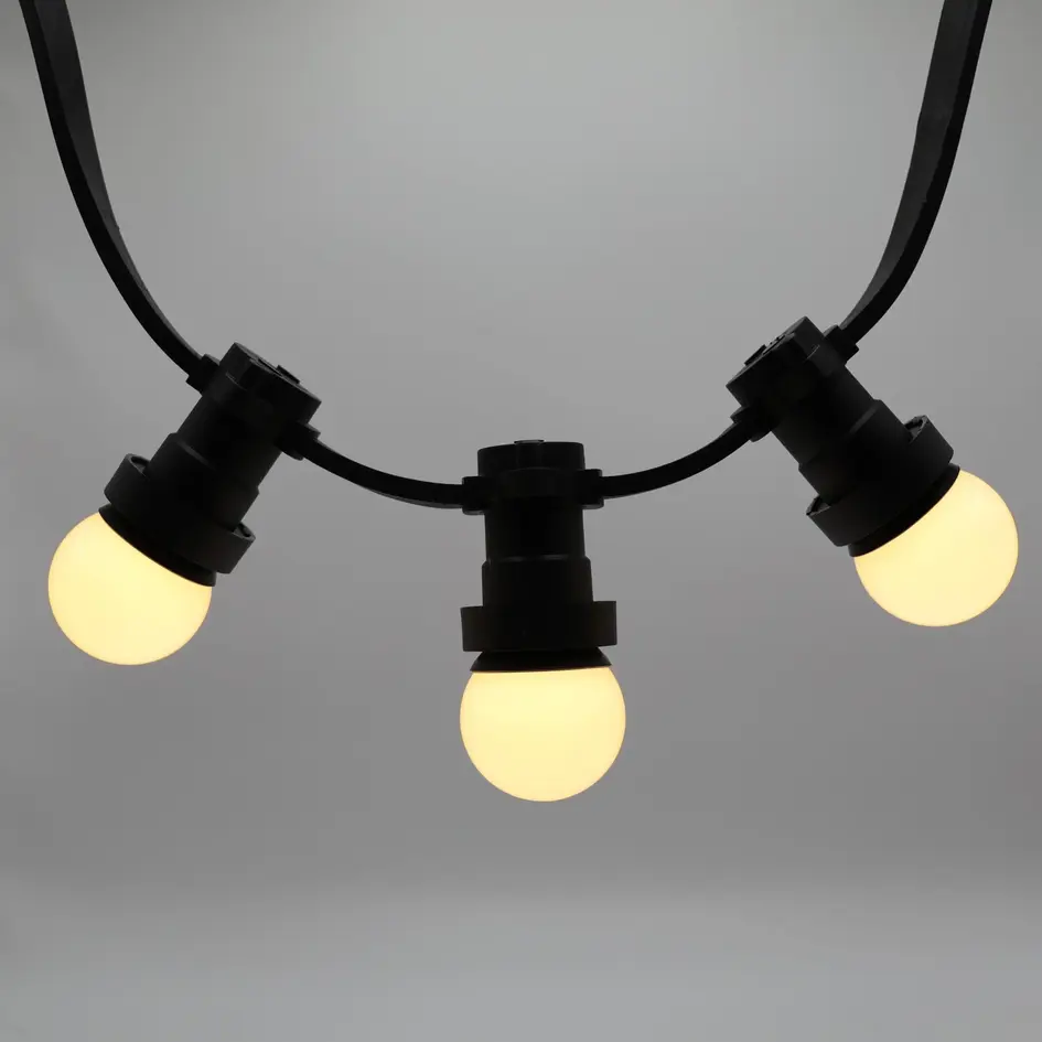 Ljusslinga med 2 watt dimbara LED-lampor med mjölkvit kåpa