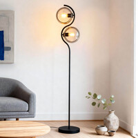 Golvlampa Curvatura med rökfärgat glas - svart