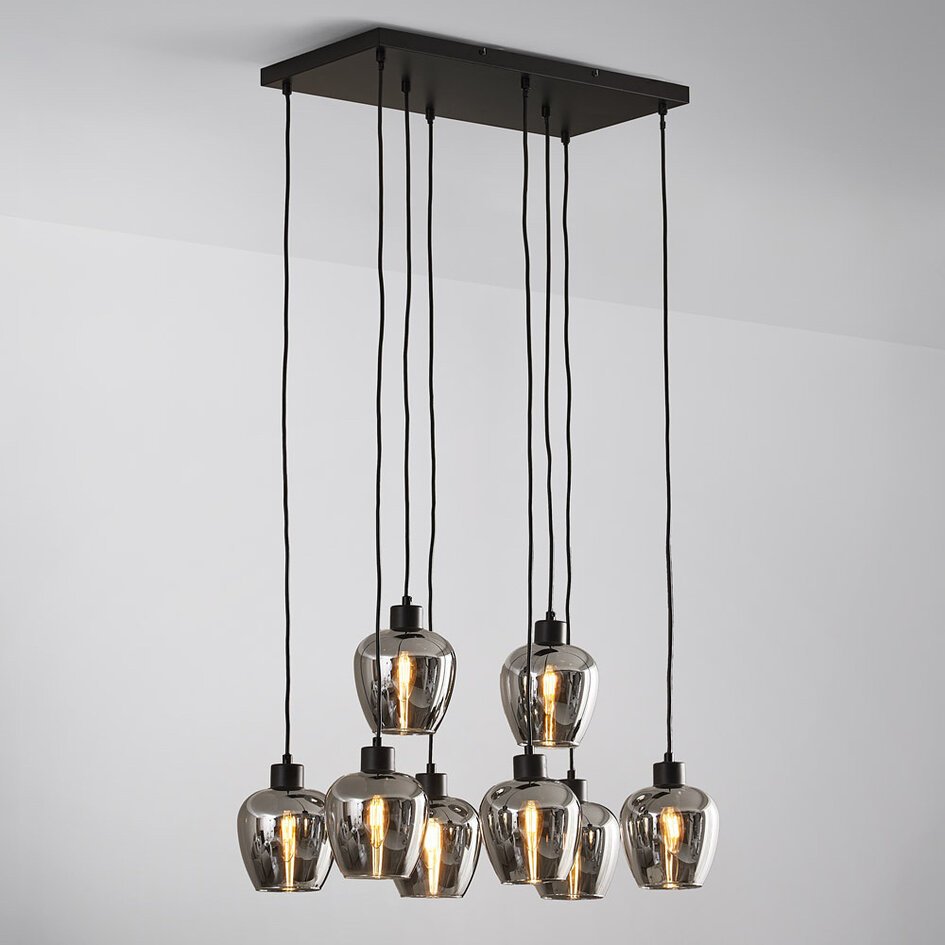 Pendellampa Sidney med åtta lampor - svart med rökgrått glas