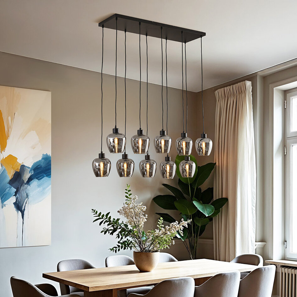 Pendellampa Stafford med tio lampor - svart med rökgrått glas