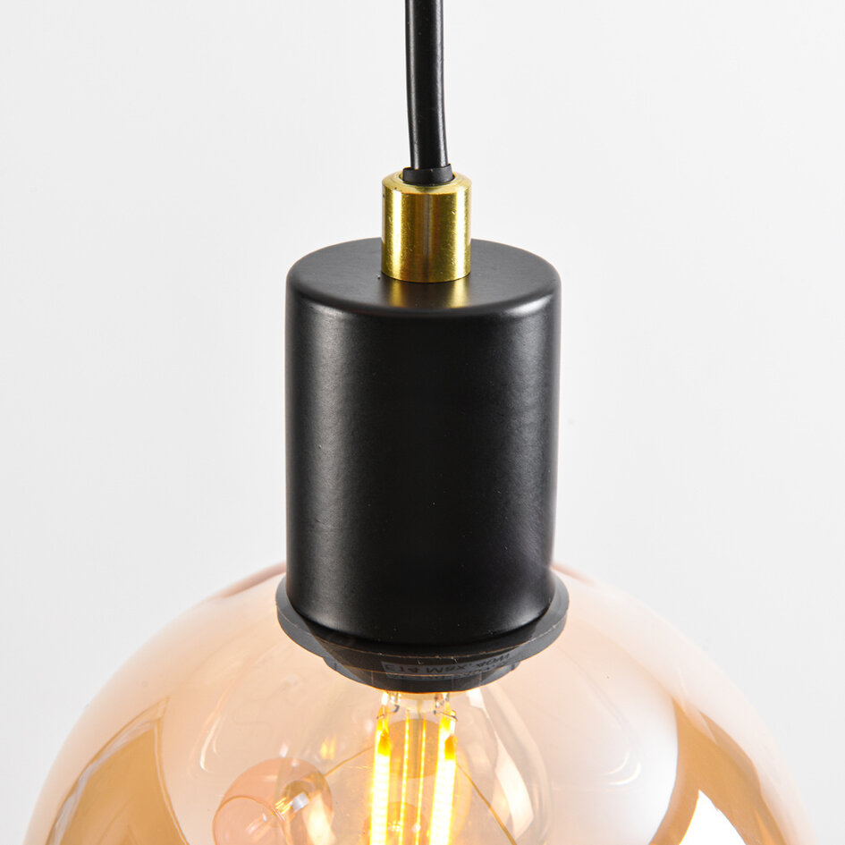 Pendellampa Monroe med fyra lampor - svart med amberfärgat och rosa glas