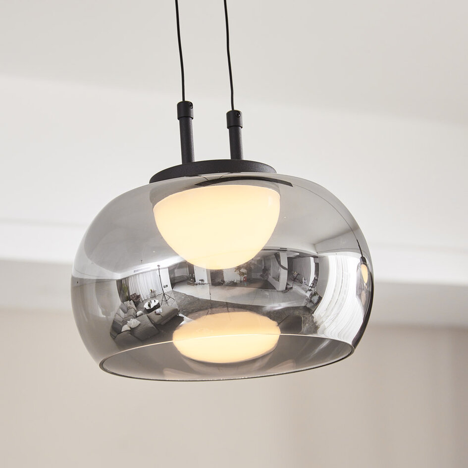Pendellampa Mette - svart med rökfärgat glas och 3-stegs dimbar LED