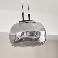 Pendellampa Mette - svart med rökfärgat glas och 3-stegs dimbar LED