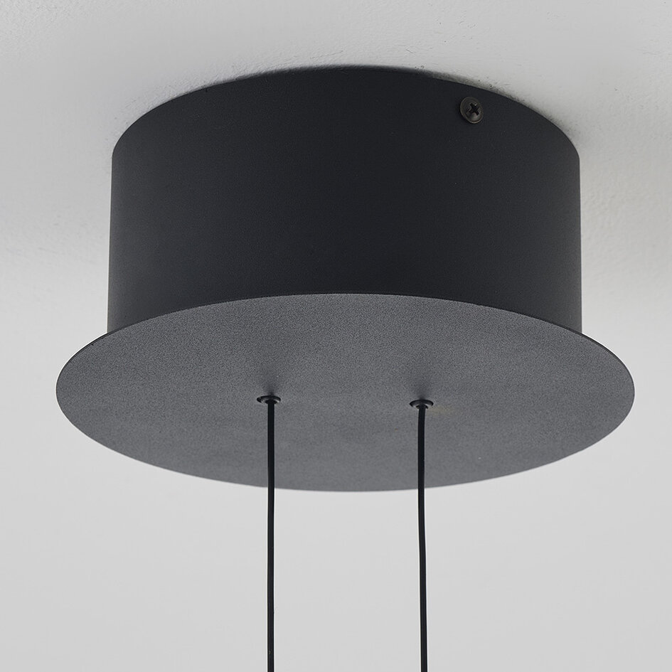 Pendellampa Mette - svart med rökfärgat glas och 3-stegs dimbar LED