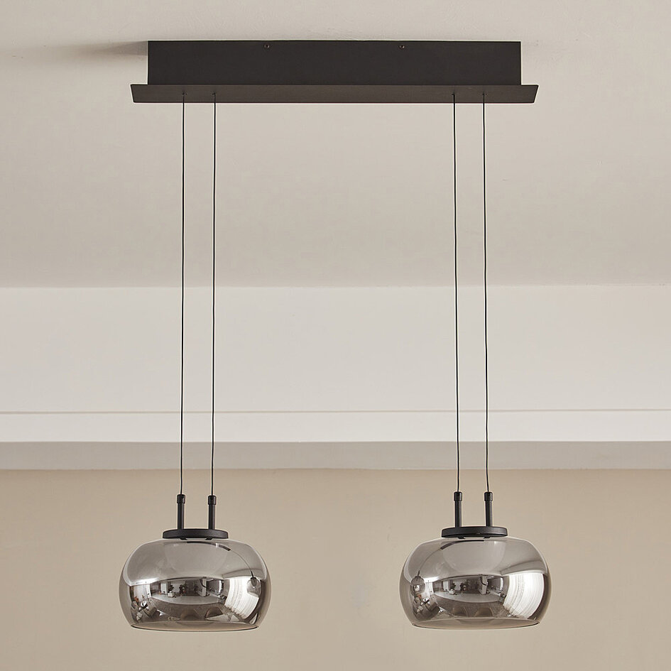 Pendellampa Katla - svart med rökfärgat glas och 3-stegs dimbar LED