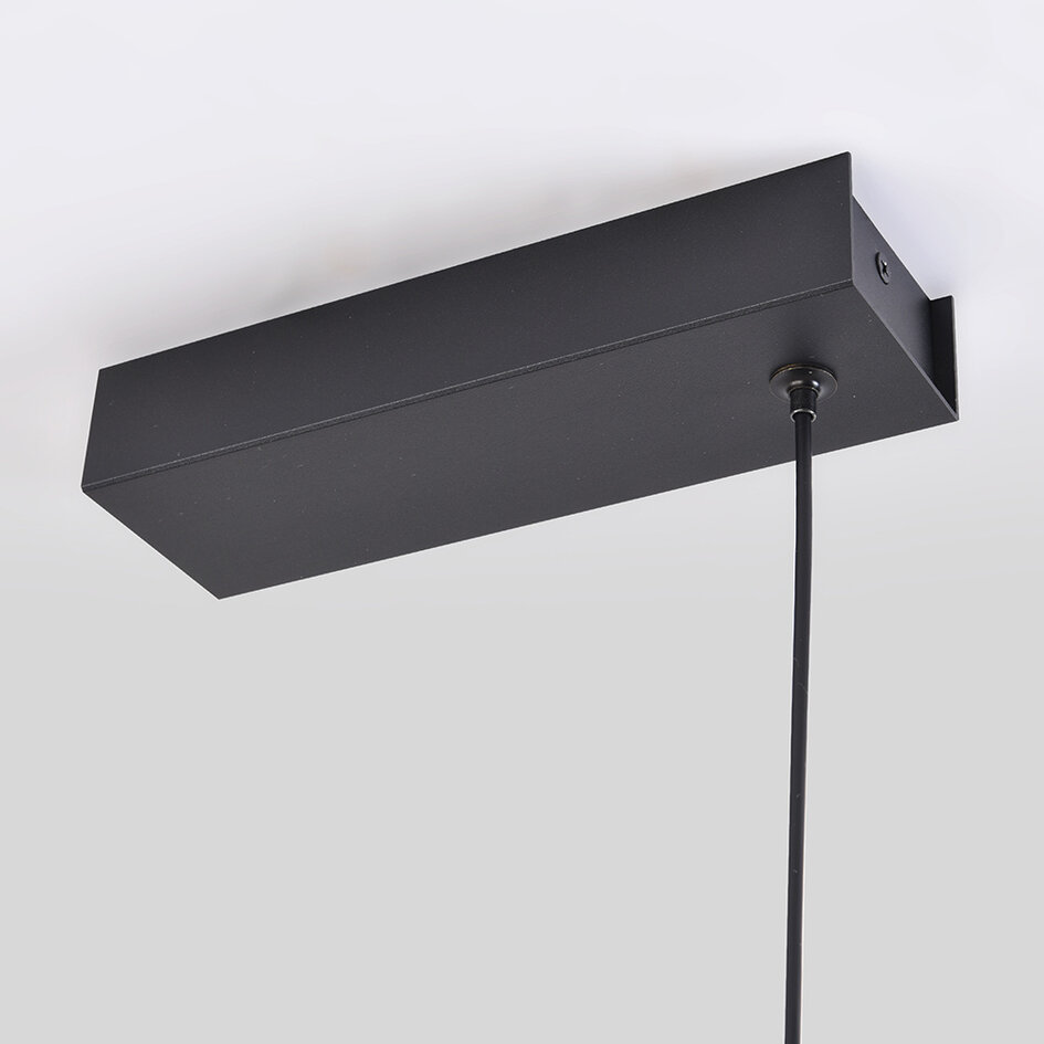 Pendellampa Abby - svart med integrerad LED och justerbart wattal