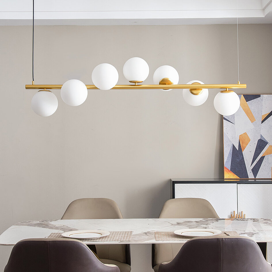 Design taklampa Atto guld med mjölkvitt glas, 7-ljus