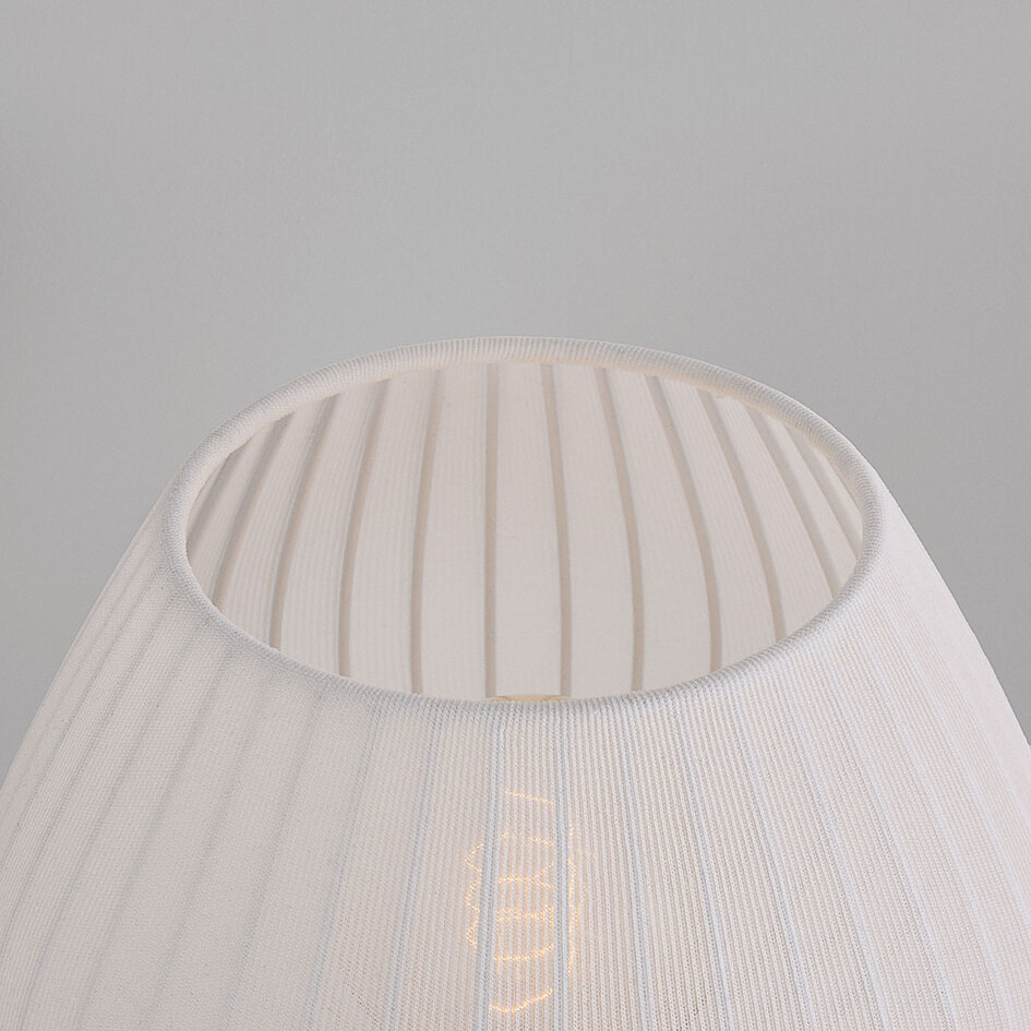 Bordslampa Varel med tygskärm och fot i travertin (natursten)