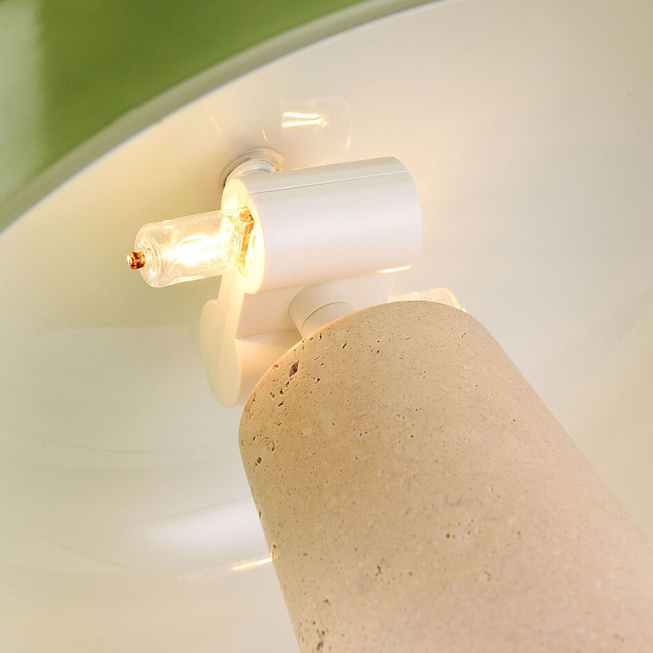 Bordslampa Sento med grön glaskupa och travertin (natursten)