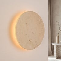 Vägglampa Plawi med integrerad LED och travertin (natursten)