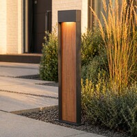 Stående utomhuslampa Maxim med integrerad LED i antracit och träutseende