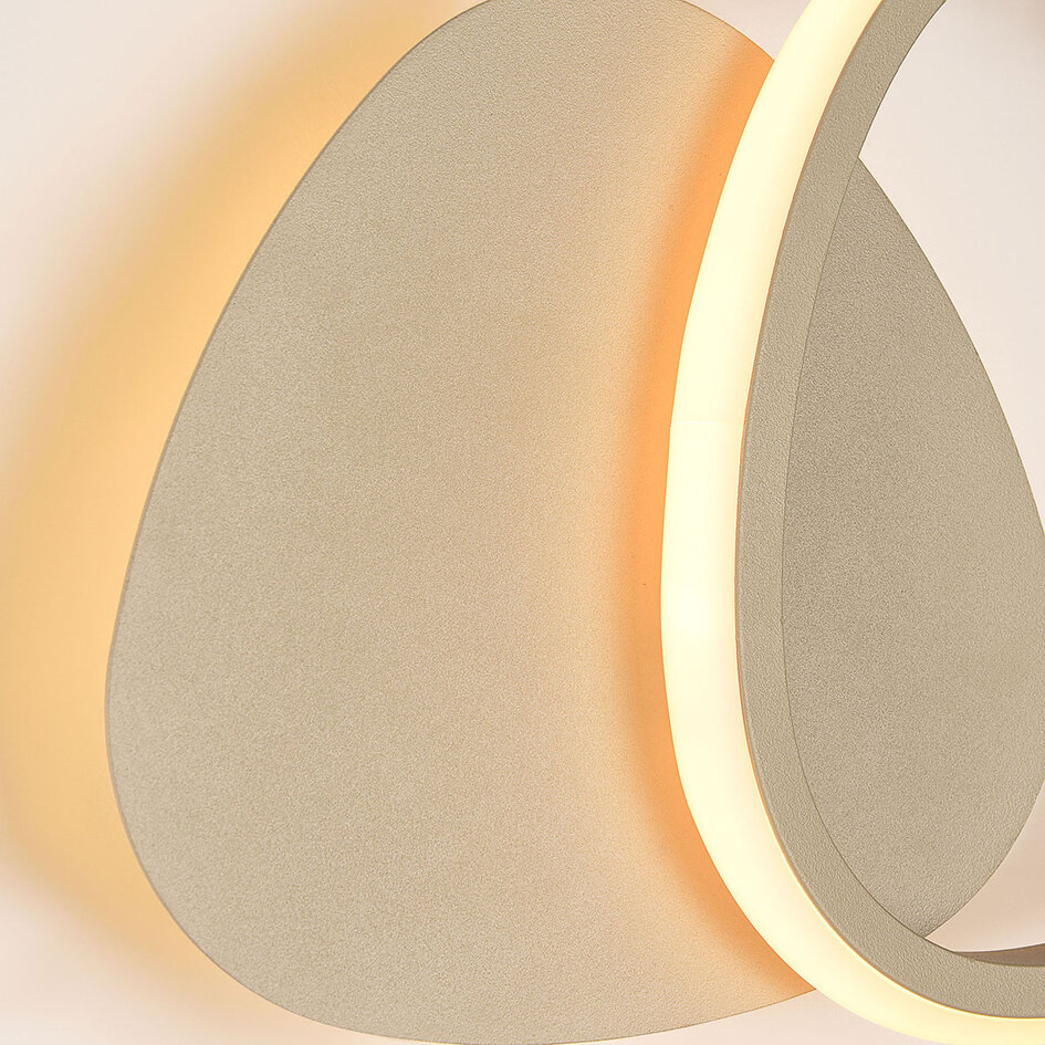 Designad vägglampa Melana med integrerad LED i sandbeige