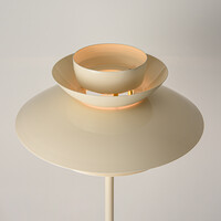 Bordslampa Auryn i blank beige