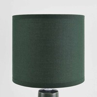 Bordslampa Loya i keramik med tygskärm i grönt