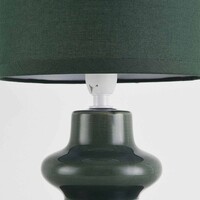 Bordslampa Loya i keramik med tygskärm i grönt