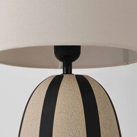 Bordslampa Miora i randig keramik med tygskärm i beige