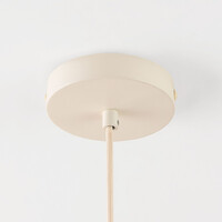 Pendellampa Hyske med räfflad skärm i sandbeige