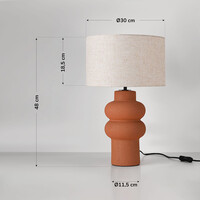 Bordslampa Sasha i skulptural keramik i varm brun med linneskärm