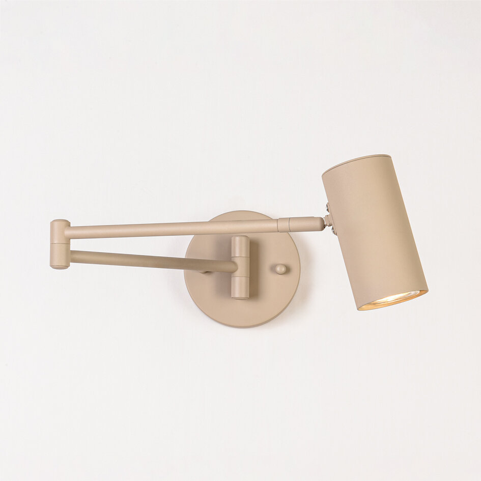 Justerbar vägglampa Revah i beige