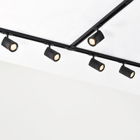 Set med 1-fas skensystem på 3 meter och Lola-spotlights, svart