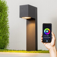 Smart stående utomhuslampa Simone med kvadratiskt huvud - 30 cm svart med 4,9W wifi-LED-lampa och Tuya Smart-app
