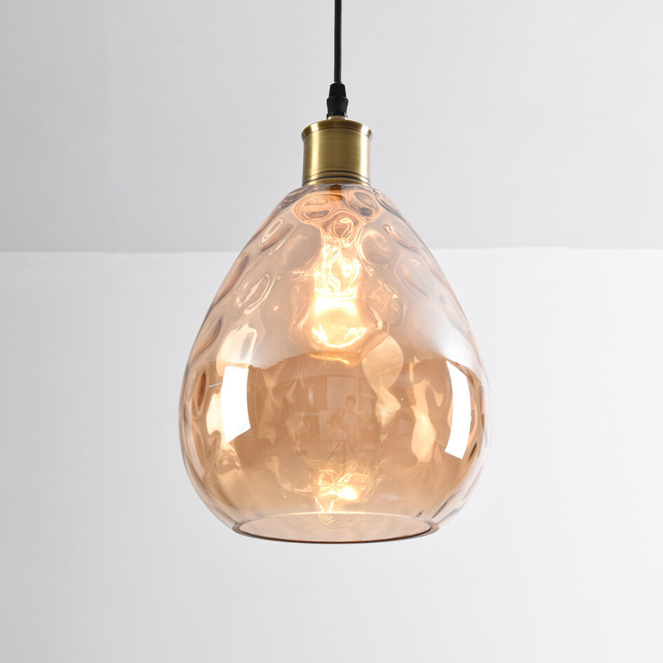 Pendellampa Verona med en lampa - droppformat amberfärgat glas med kupning