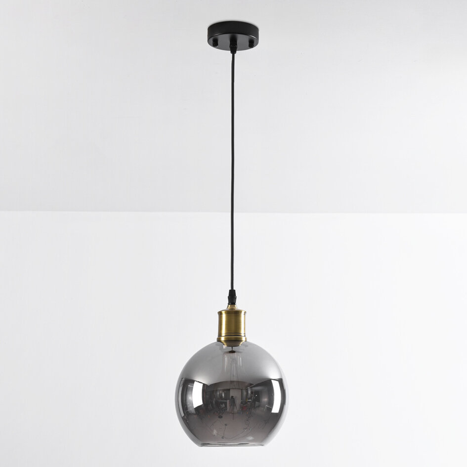 Pendellampa Verona med en lampa - runt rökfärgat glas med spegeleffekt