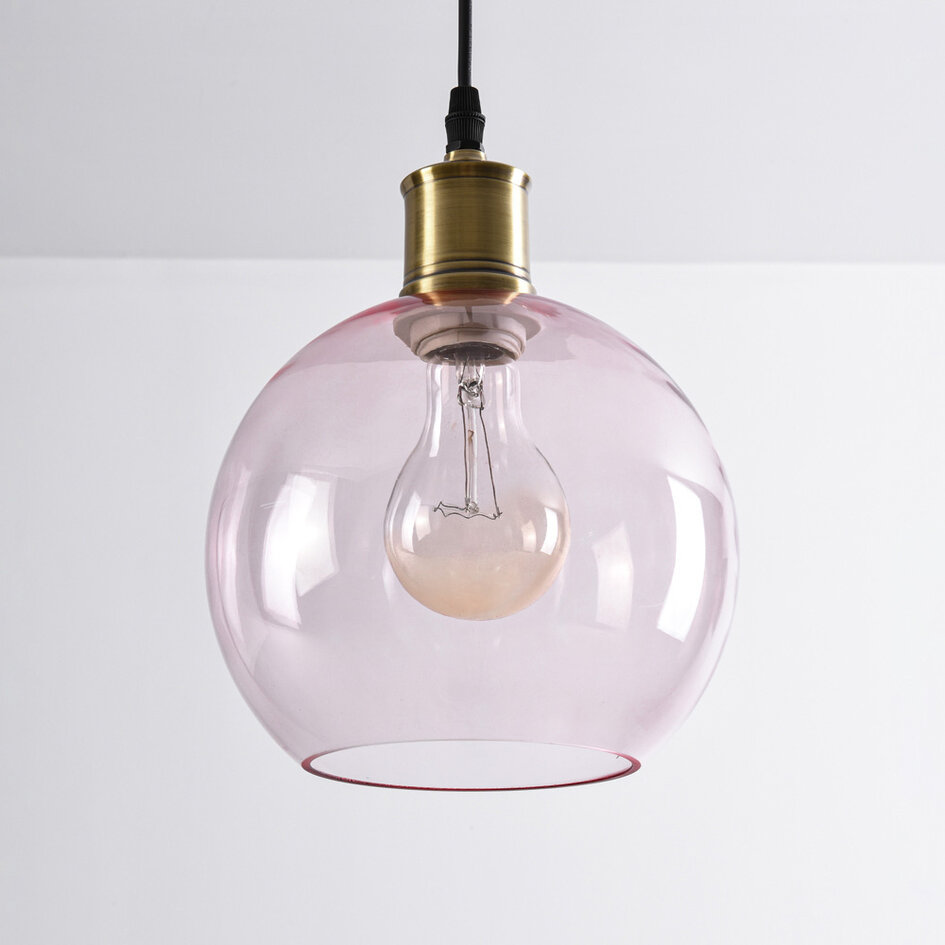 Pendellampa Liya med en lampa i rött glas, variant 1