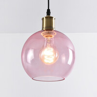 Pendellampa Liya med en lampa i rött glas, variant 2