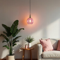 Pendellampa Liya med en lampa i rött glas, variant 3
