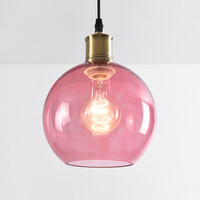Pendellampa Liya med en lampa i rött glas, variant 3