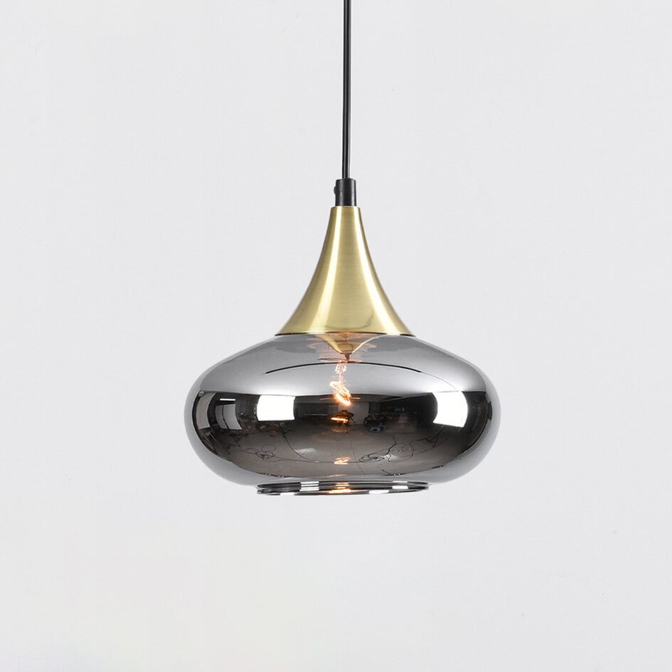 Pendellampa Nill 1-fas, guld med brett rökfärgat glas och spegeleffekt