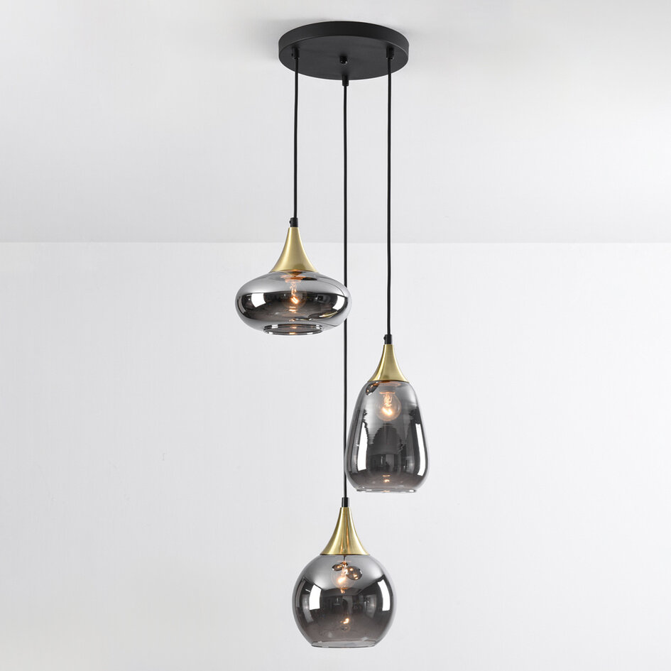 Pendellampa Loua med tre lampor - guld och rökfärgat glas