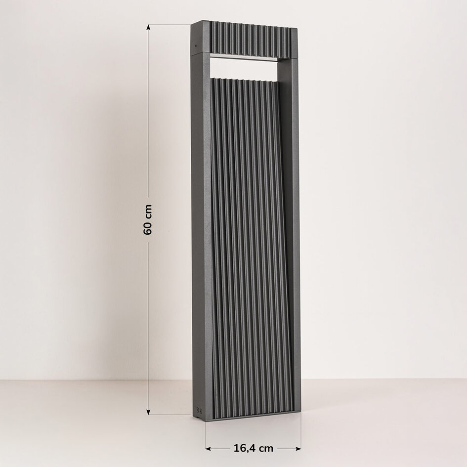 Stående utomhuslampa Andrew med räfflad design - 60 cm antracit med integrerad LED